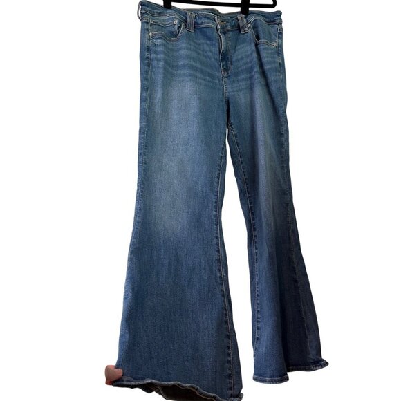American Eagle Low-Rise Flare Women's Medium Wash Envelope Pocket Jeans Size 16 - Picture 1 of 13